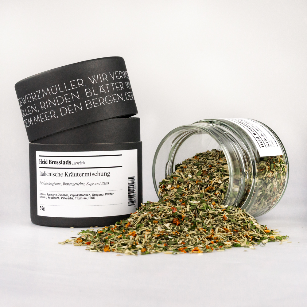 Italienische Kräutermischung - offene Gewürzdose daneben