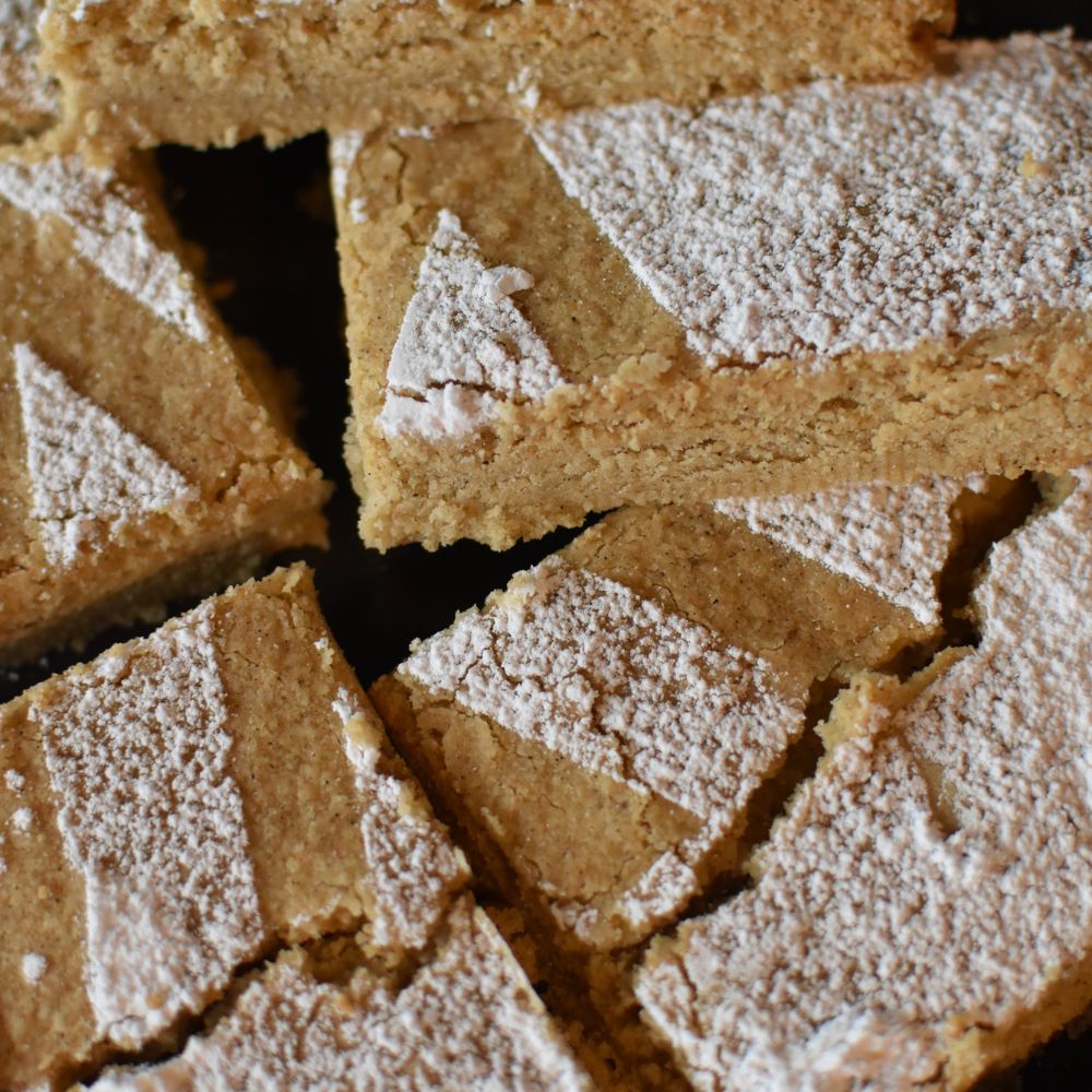 Stollen Moodbild mit Keks und Stollengewürz