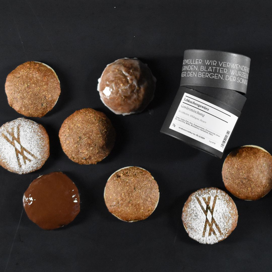 Labkuchen mit Lebkuchengewürz Dose daneben