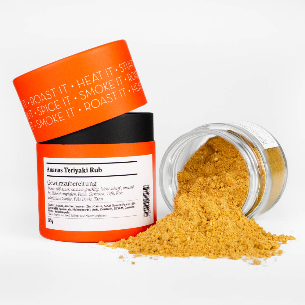 Ananas Teriyaki Rub - offenes Gewürzglas mit Gewürzdose daneben