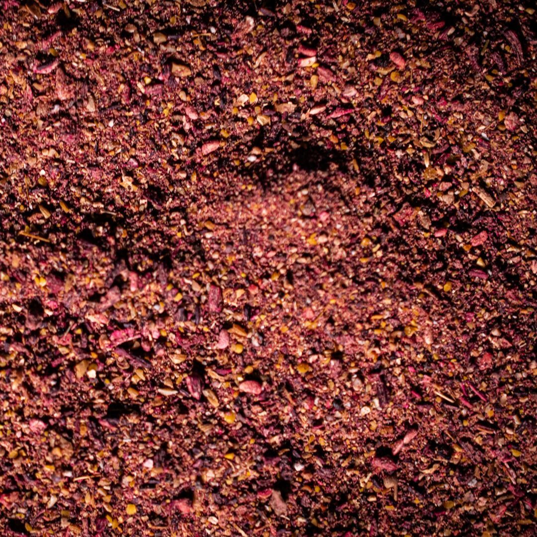Detailaufnahme des Gewürzes Purple Curry aus der Gewürzmühle Rosenheim.